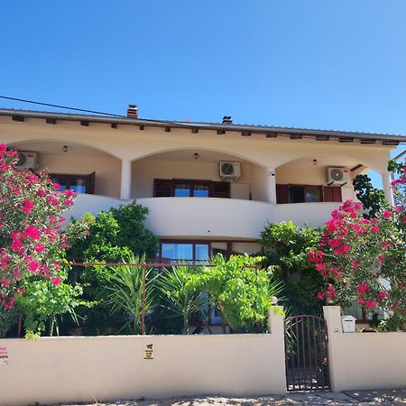 Apartments Busic Biograd Na Moru Exterior photo